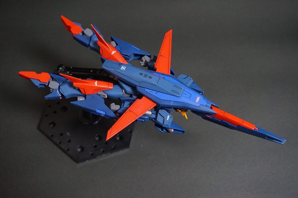 もちろんシャイニングベルクート(飛行)形態にも変形可能です。