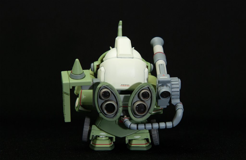 【真後】
バックパックはバーニを付けたザクの足です。