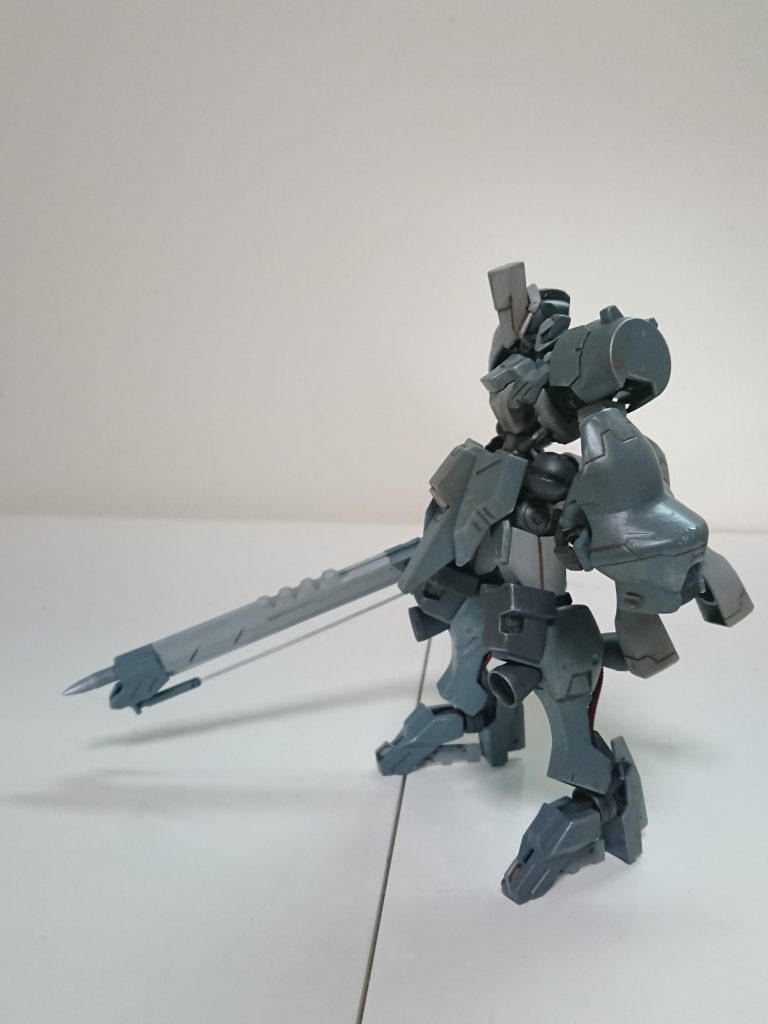 ガンダムロノウエ–3枚目/制作者：かがみ