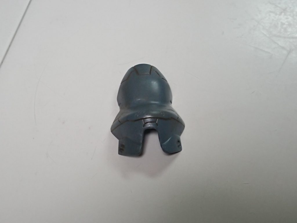 マンロディの胸部と腰部の装甲を組み合わせたシールド