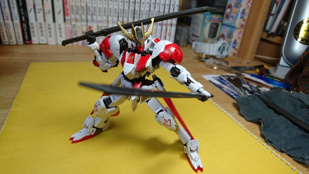 カタナ2本装備時の写真です。並大抵のMSなら両断可能だと思います。