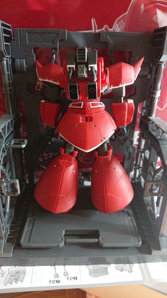 後は全体にスジボリを施しプラ材でディテを追加しました～。