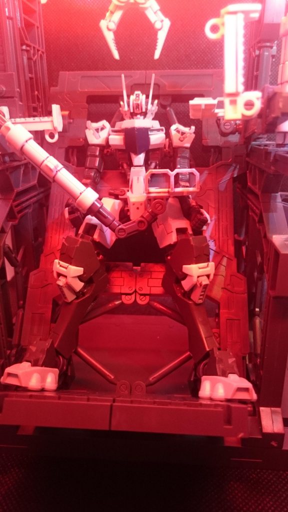 台座が傾くのでそれにも対応
ledは赤を使用してなんか非常灯みたいにしてみたった！！