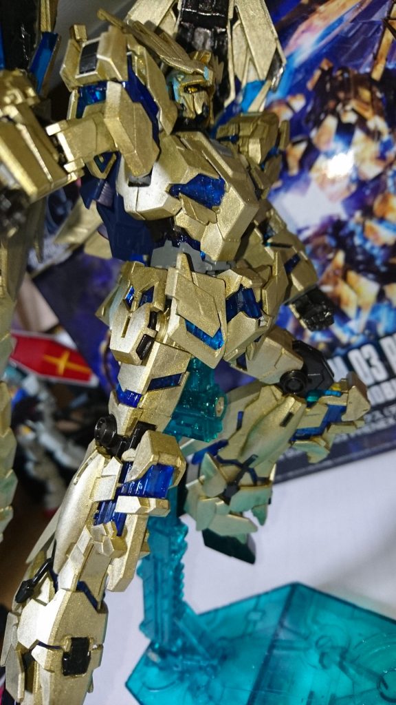 パケ絵のような飛翔ポーズ