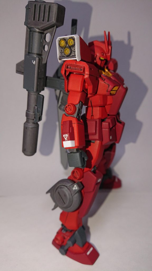 オリジナル要素として、脚部ブースターとバスターソードを追加しました。