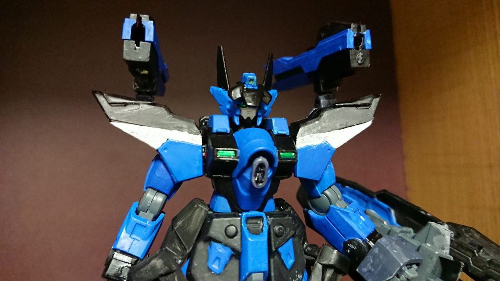 オルゴン・キャノン
両肩のキャノンはラブファントムに付いてたストフリの余りパーツです。