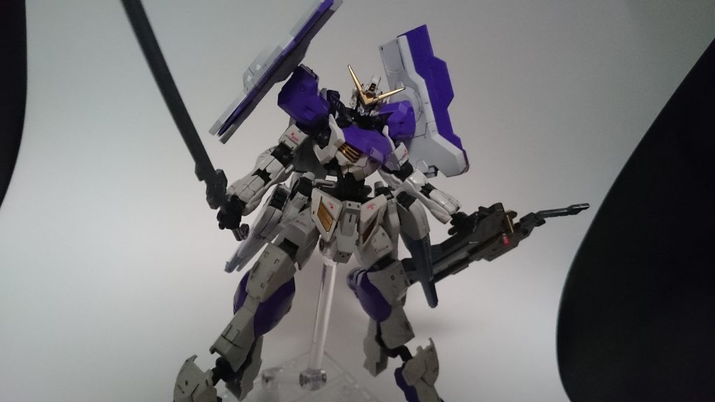 ソードメイス、スレッジハンマー等を使います。