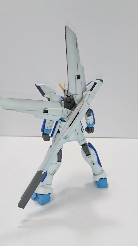 肘と膝のエネルギーコンダクターの肉抜きを埋めてます。