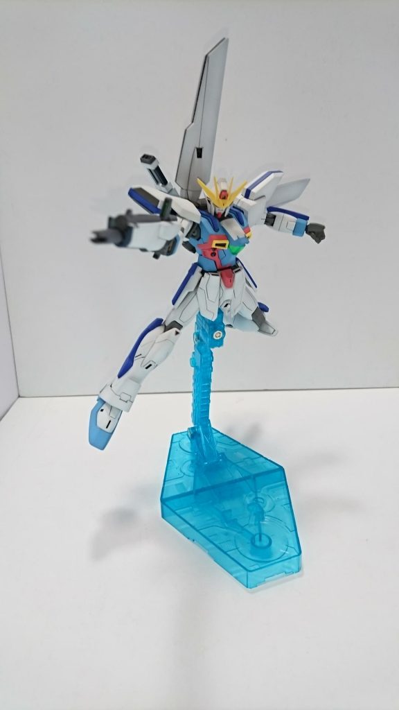 塗装は明るめの色を使用してます。
ブルーが明るいのは旧キットの成形色のイメージです。