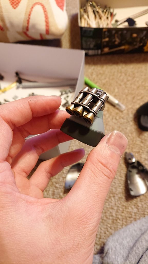 バーニアは赤やけ塗装をしてあります。全く見えなくなったので意味はありません