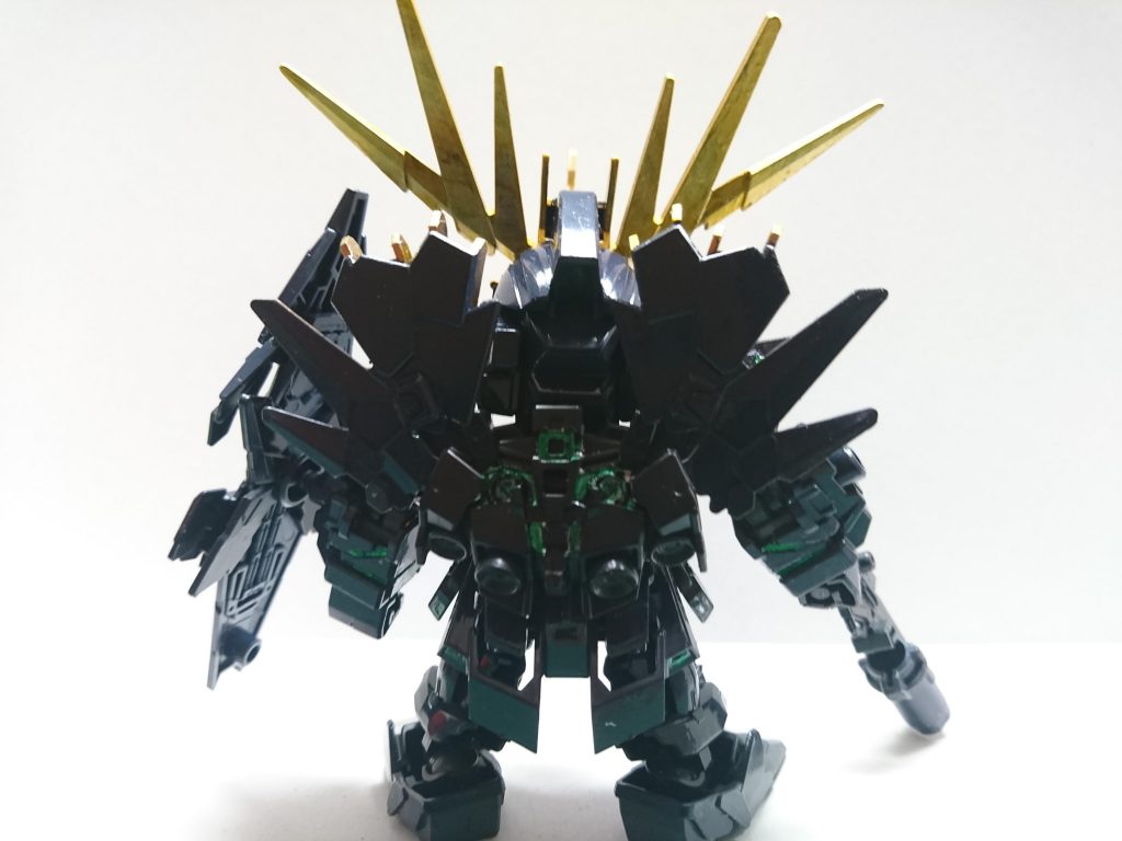 バックショット
筆塗りなので大変でしたが、バックパック内も塗装しました。