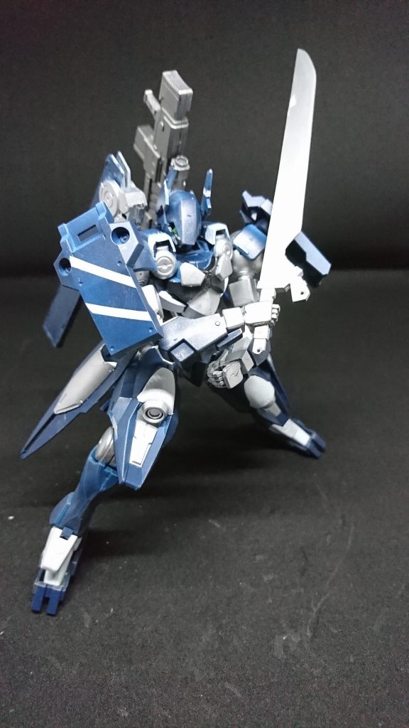 ロングブレード
レアアロイ製の剣
リーチが長く扱いやすい武装