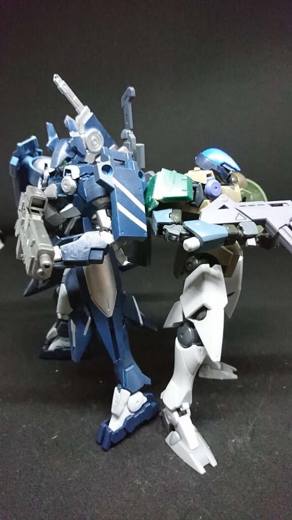 右が白虹ですm(_ _)mまだ改良とか必要なのでまずは青冥から完成させました