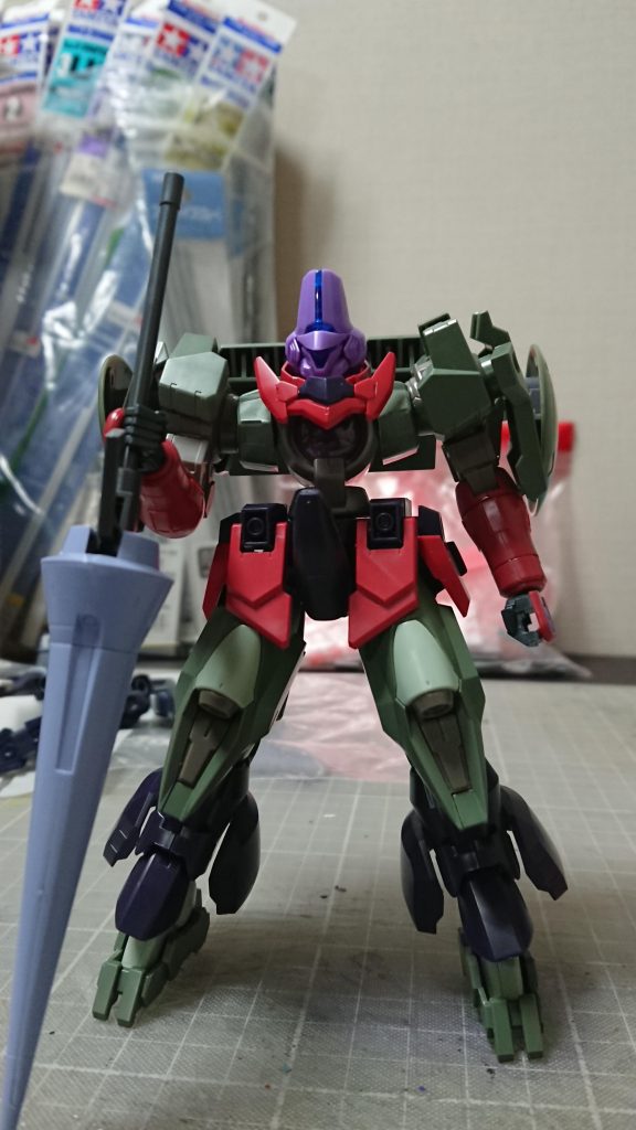 塗装前①。最初はオーガ刃Xの腰パーツを使用予定でした。