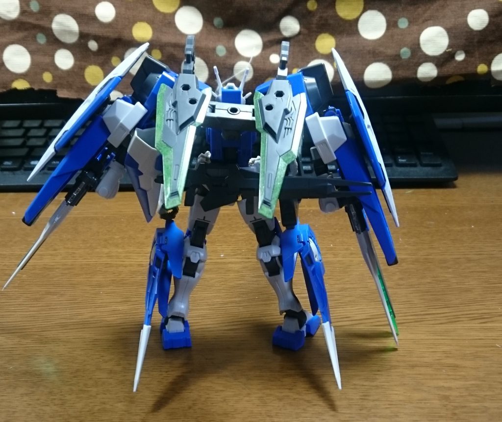 OO、OOダイバー、OOスカイ、エクシアなど使っていて
腕は使いやすさからバルバトスルプスを使用
両肩のコンデンサーのみで短時間だけトランザムができる設定