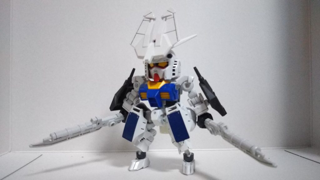 サムライガンダム
SDCSガンダムを基に26[ジロウ]が改造して作り上げたガンプラ。
全体的に軽装甲化されている。
SDスケールならではのユニークなギミックこそ無いが、小型ゆえの機動性の高さを活かしたパワフルな格闘戦を主体とした戦法をとる。