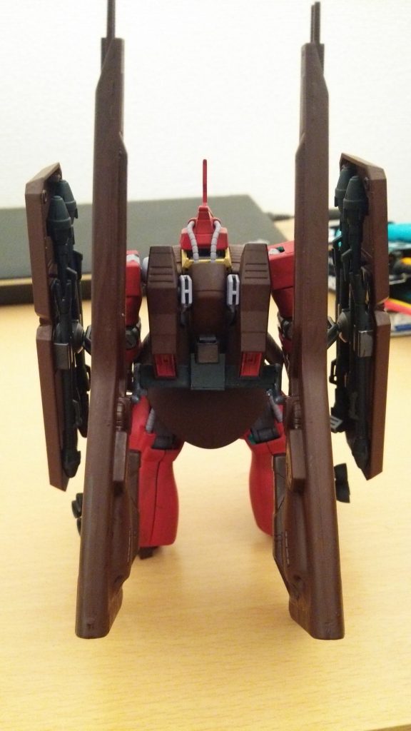 プラ板で適当にくっつけました。あと加工したのはくるぶしぐらいです。