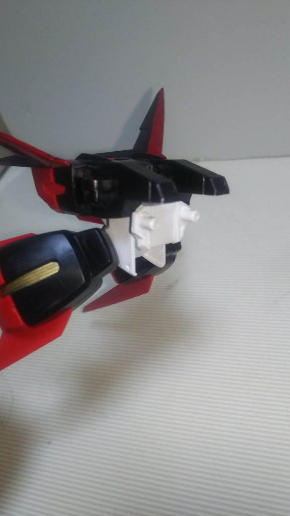 接続部はバルバトスのバックパックを刻んでくっつけてます。