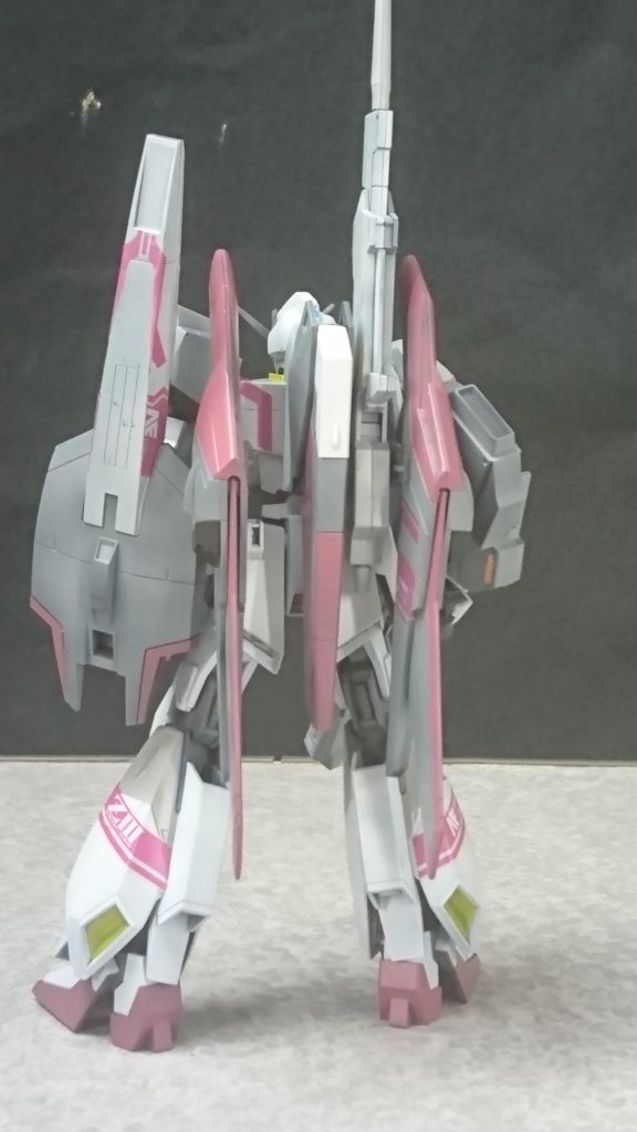 デカールはRG Zガンダム3号機より流用。
ついでに製品ごとに微妙に変わってるカラーリングもRGを参考にしました。