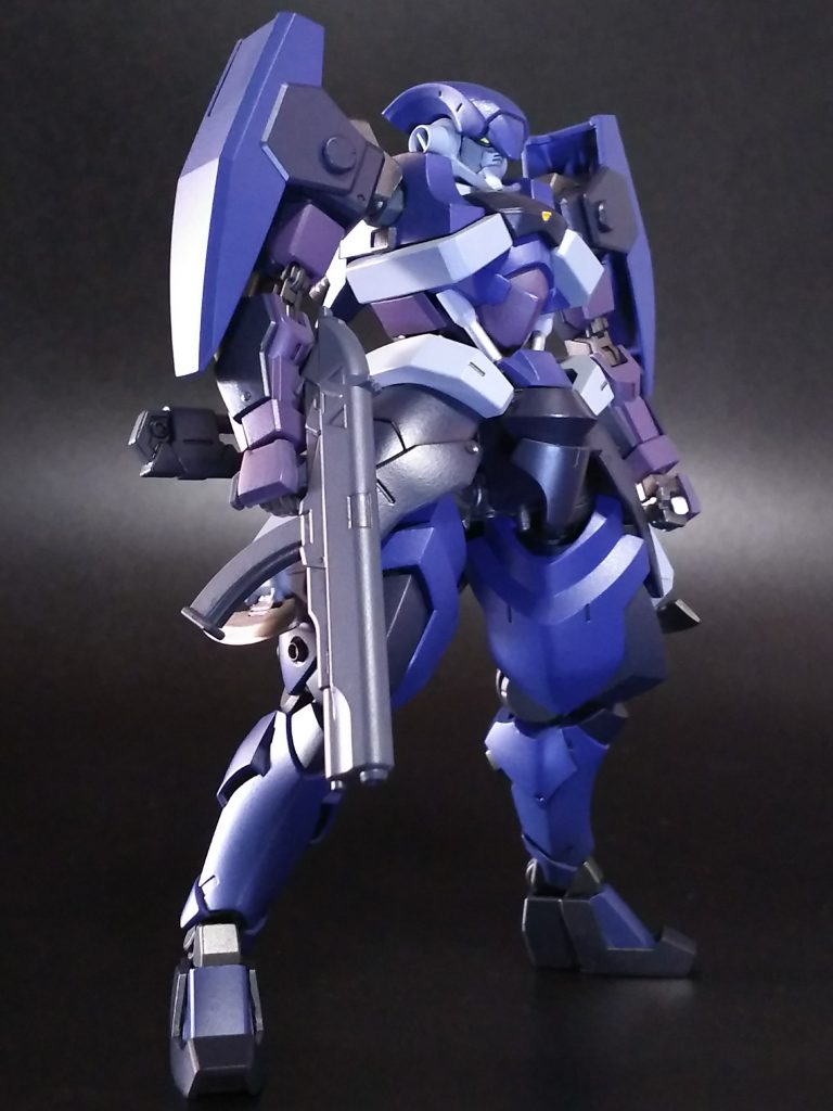 肩アーマーを、シールドタイプに変更