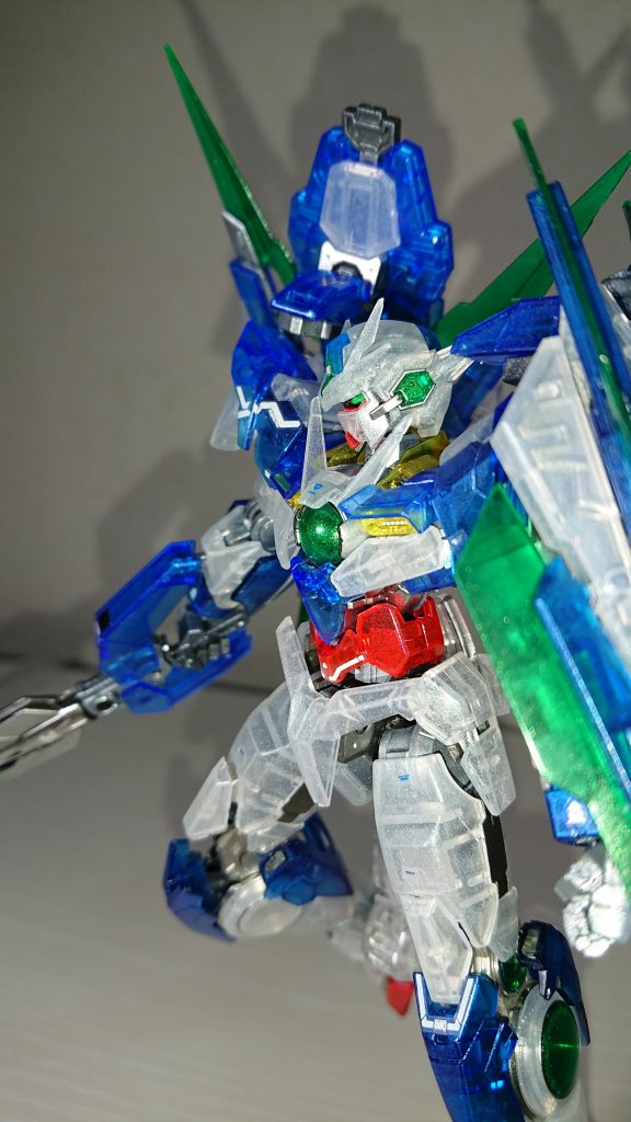 パールの粉？を入れたので光の具合でキラキラします。