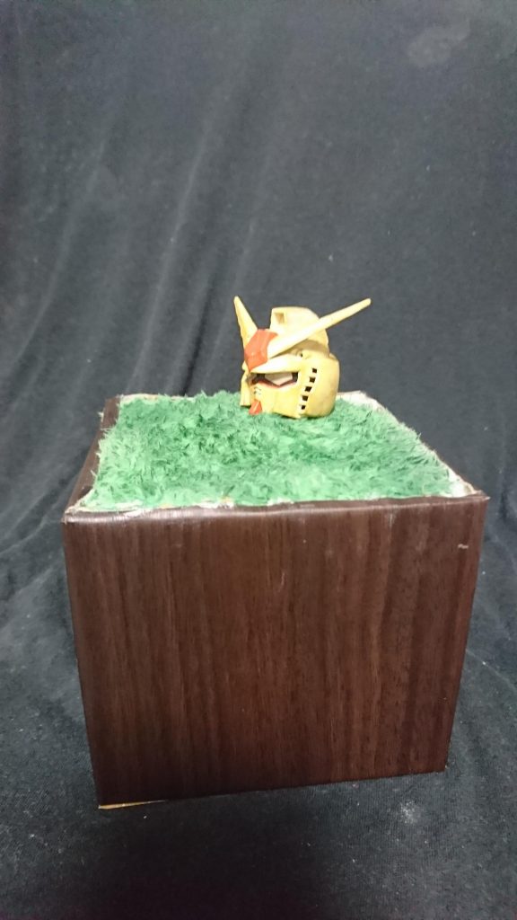 台座をどうするか、それが一番の悩みでした。
次はもっとちゃんと作ろう。