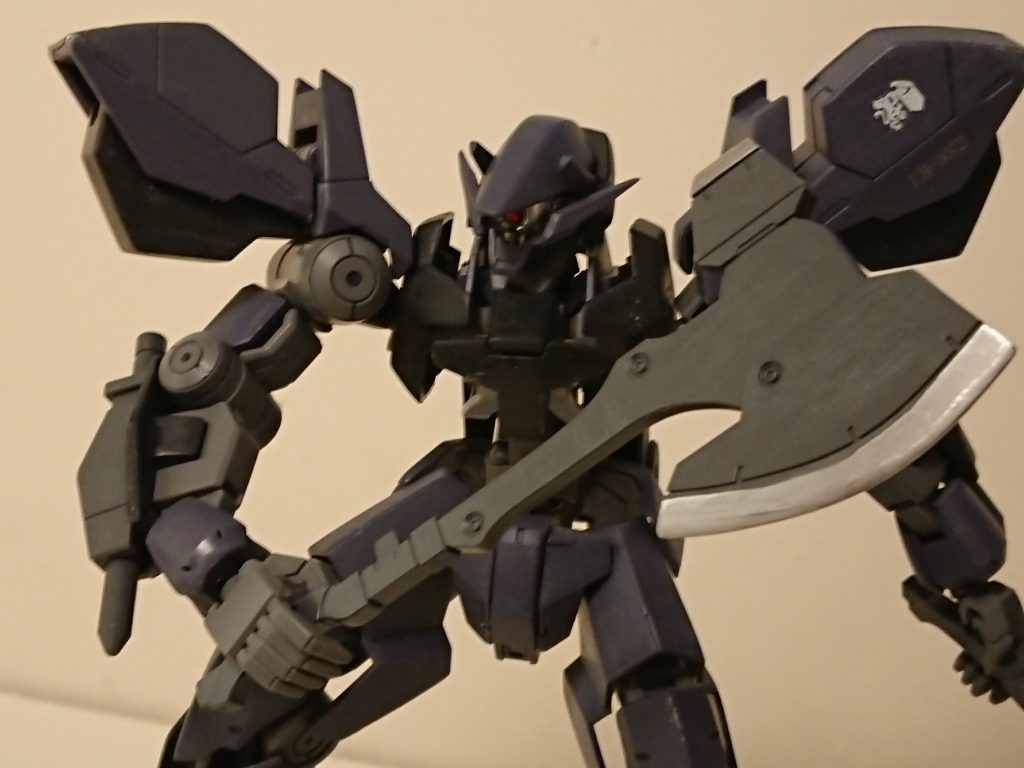 バトルアックスも刃のみ塗装。