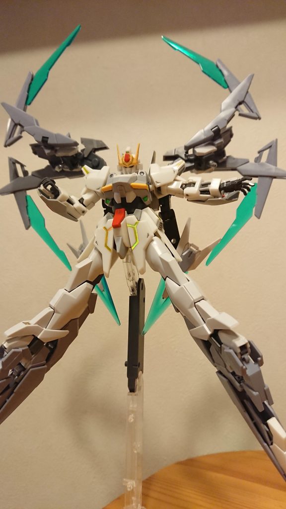 ファンネルを円形に展開し、フォルモーントモードに入る事で特殊なIフィールドを展開。