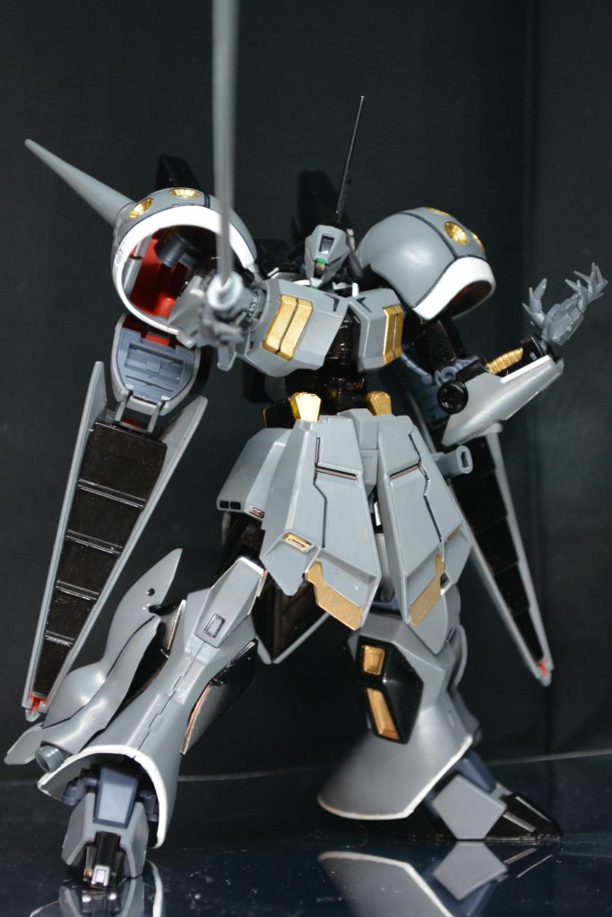 ポーズ

刀を構えて、相手を煽るような感じ