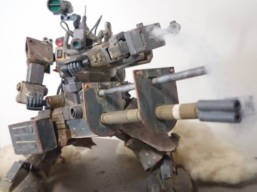 追加された望遠スコープと併用することで優秀な支援火器や拠点砲擊として機能する。