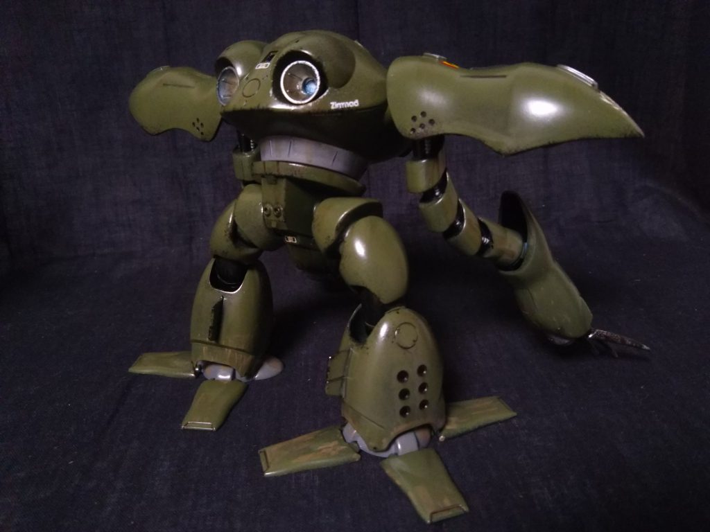 足元はHJの記事を参考にタミヤウェザリングスティックを塗った後指でこすって泥水が乾燥したように見せてます、見えるかな?