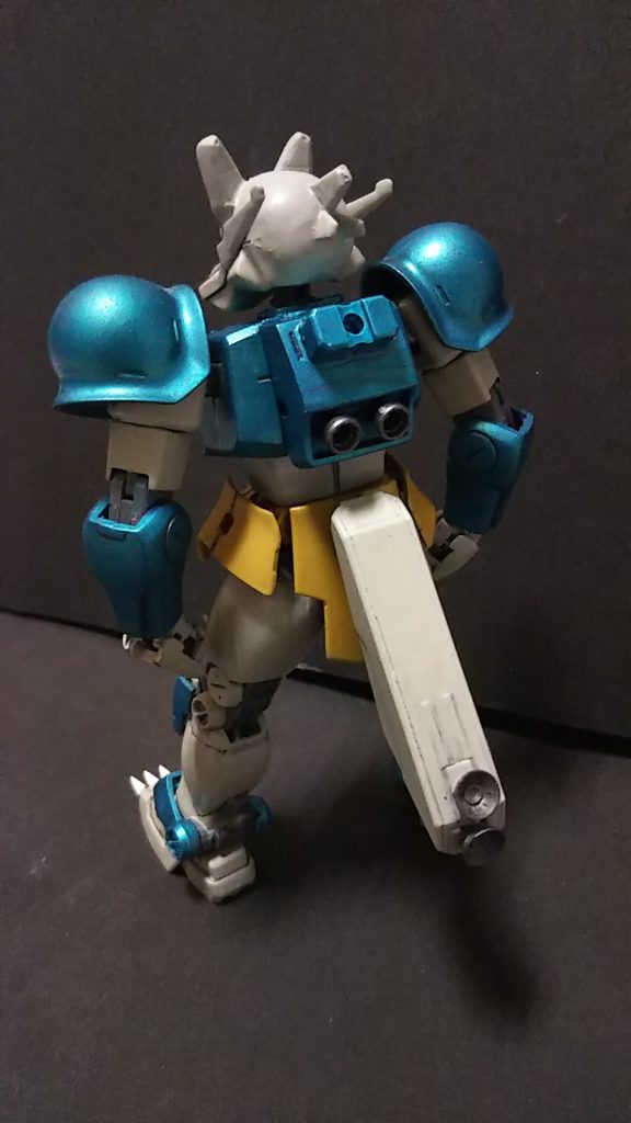 背面です。
テールブースターを追加し
少しだけ機動性を向上しています。
ボールジョイントを仕込んであるので
それなりに可動します。