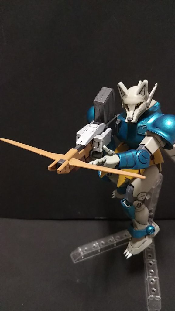 射撃武器 軽弩ハイザイ
改造に失敗したパーツを使用した
ボウガン風ライフルです。