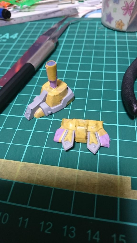 足はマスキングで軸を太らせて差し込む手抜き仕様ですw
しっかり固定出来てるからこれで良いんです!ι(`ロ´)ノ