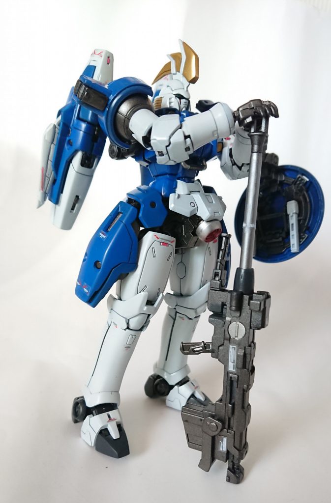 スミ入れは殆どしてません。
モールドを深くして、黒立上げで塗装。それだけで線が出る技法を使ってます。
とある有名モデラーさんが使ってる技法です。