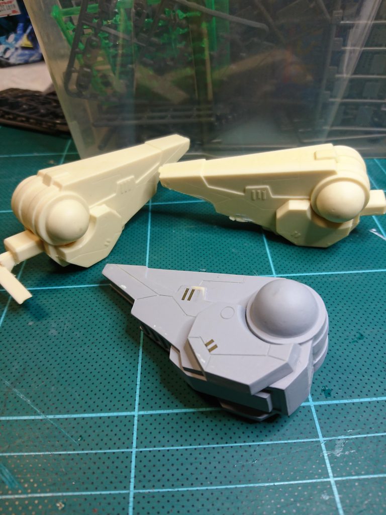 それをレジンに置き換えて左右揃えてます。流石にリーダーは射出しません💦