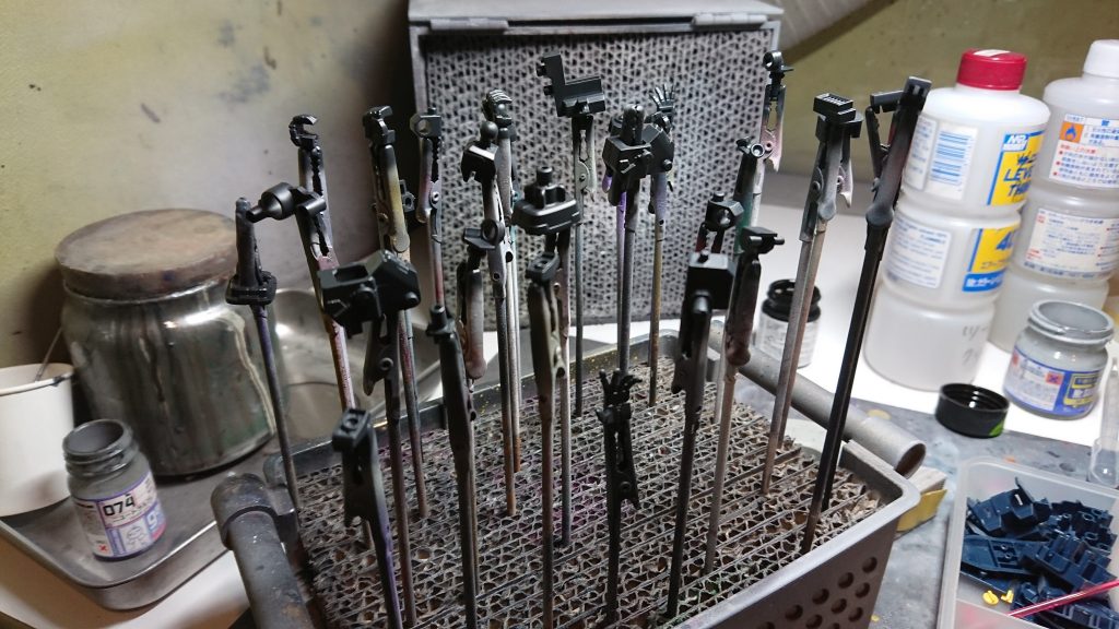 制作工程は特にありません
サフ吹いて色を塗っただけ
最後につや消しスプレーで終了