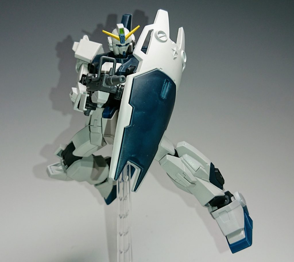 カラーレシピ
本体白:クールホワイト8+明灰白色2
胸:インディブルー3+フタロシアニンブルー3+色の源シアン1+ウイノーブラック1.5+ジャーマングレー1.5
本体ブルー:フタロシアニンブルー9+インディブルー1
本体イエロー:キアライエロー9+クールホワイト1
センサー黄緑:シタデルMOOT GREEN
関節:ガルグレー
ライフルグレー部:ガイアニュートラルグレーⅣ8+ウイノーブラック2

ほぼミスターカラーシリーズです