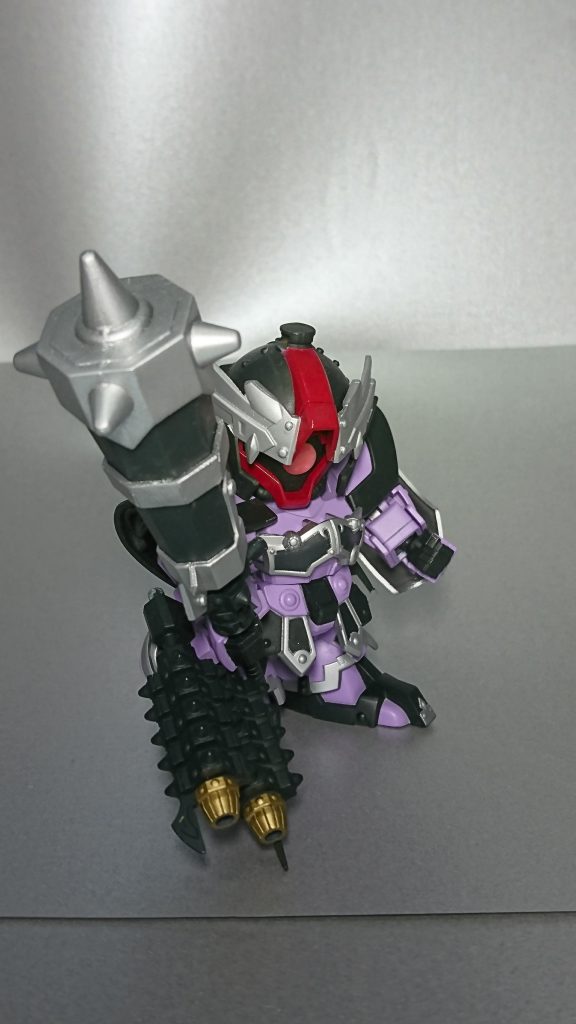 右腕の武器は太史慈と徐晃と魔竜剣士ゼロパーツを使って作成。
ネオジム磁石ってのを使って固定してます。これ便利ですね。