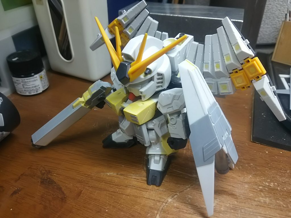 追加部分はプラ板とポリパテです。