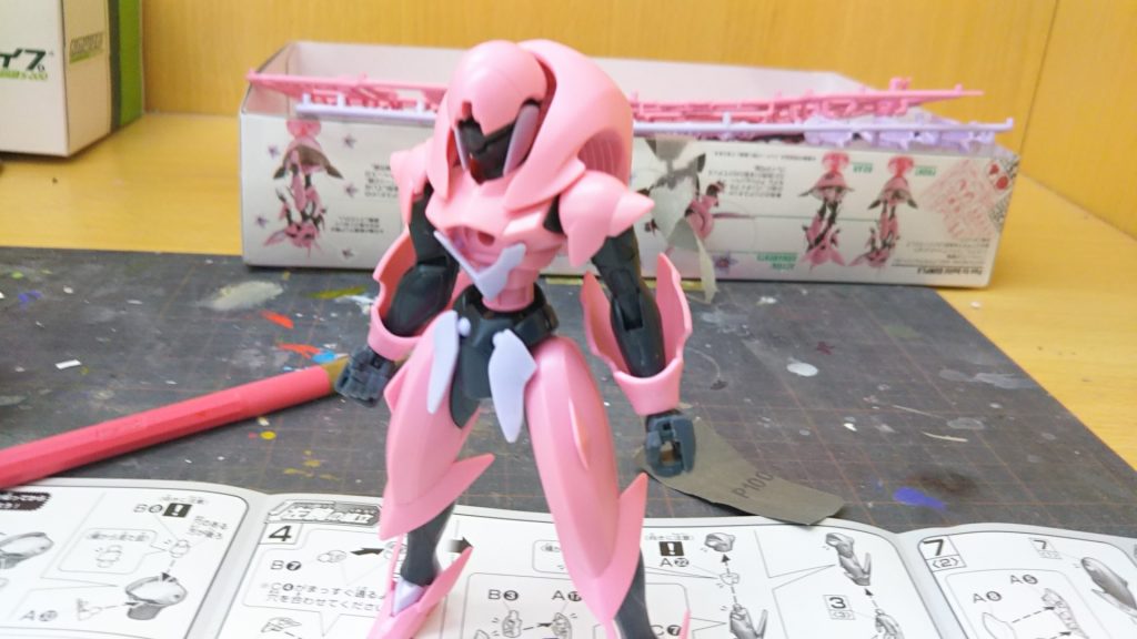 ＠秋葉原工作室、2016年12月。素組み当時のコンセプトはもう少し別だったような。
数年寝かされるとガンプラへの考え方もいろいろ変化するもの。