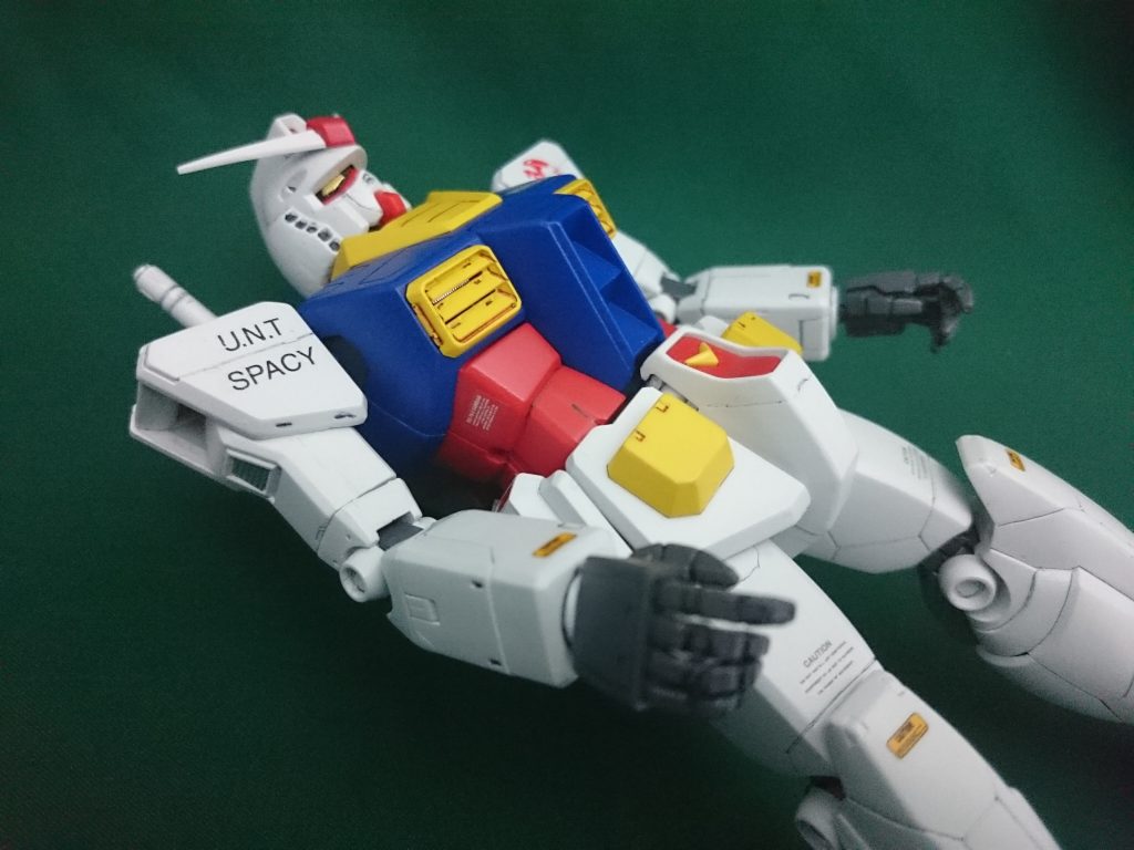 顎と目の下の赤以外は全部塗ってあります。