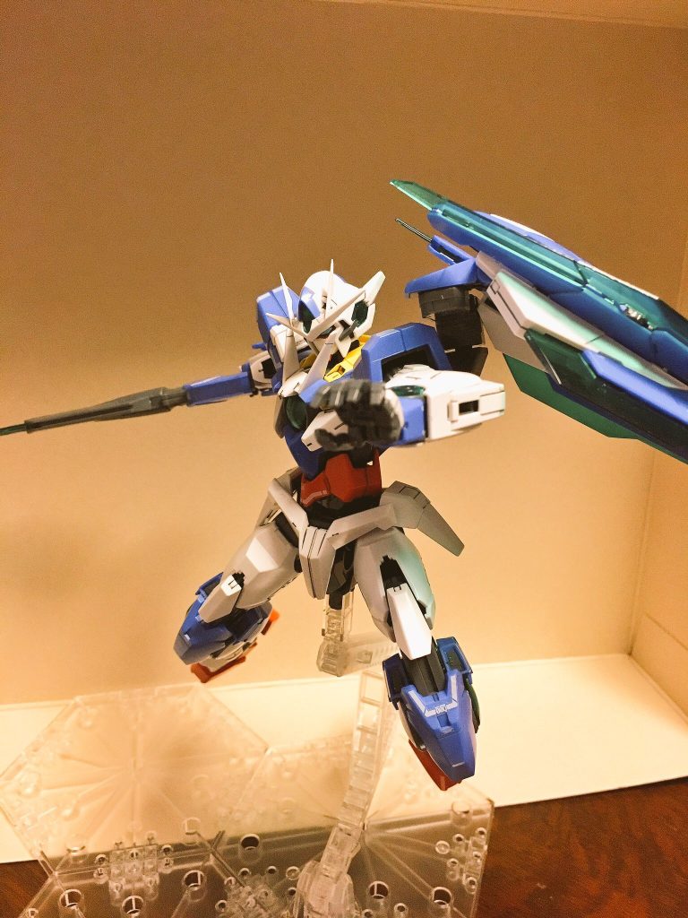 これがラスト。
キットはかなり良いのでオススメします。ですが、ABSが多くて所々固い部分があるのでこれから買うことを検討している方は、ヤスリ等で調整することをオススメします。
私もヤスリを使い、所々調整しました。
フルセイバーは全形態にさせることが可能なので、遊べるっちゃあ遊べます。ただ、遊んでいるうちにポロリがあるので注意を。
これにて終了です。ここまで見ていただき、ありがとうございます。
また機会があれば、何かを投稿しようと思います。