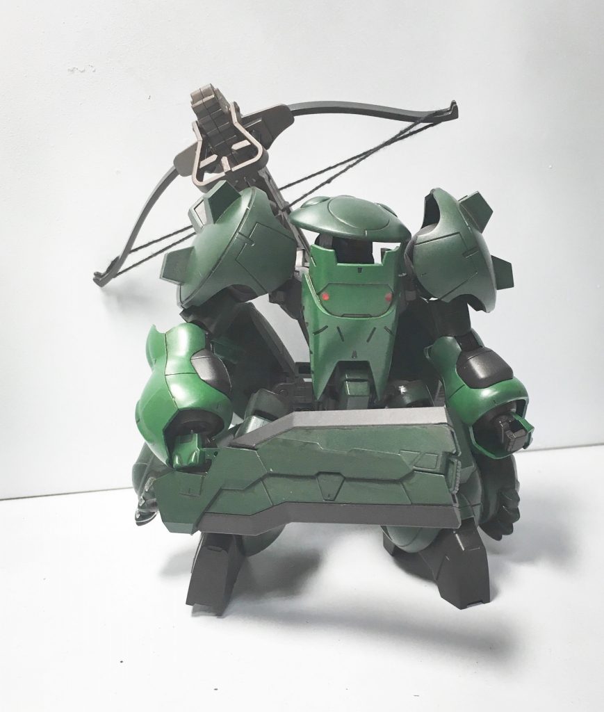 大剣 トーラス
刃が折り畳まれた重量武器
展開すると片刃の大剣に姿を変える