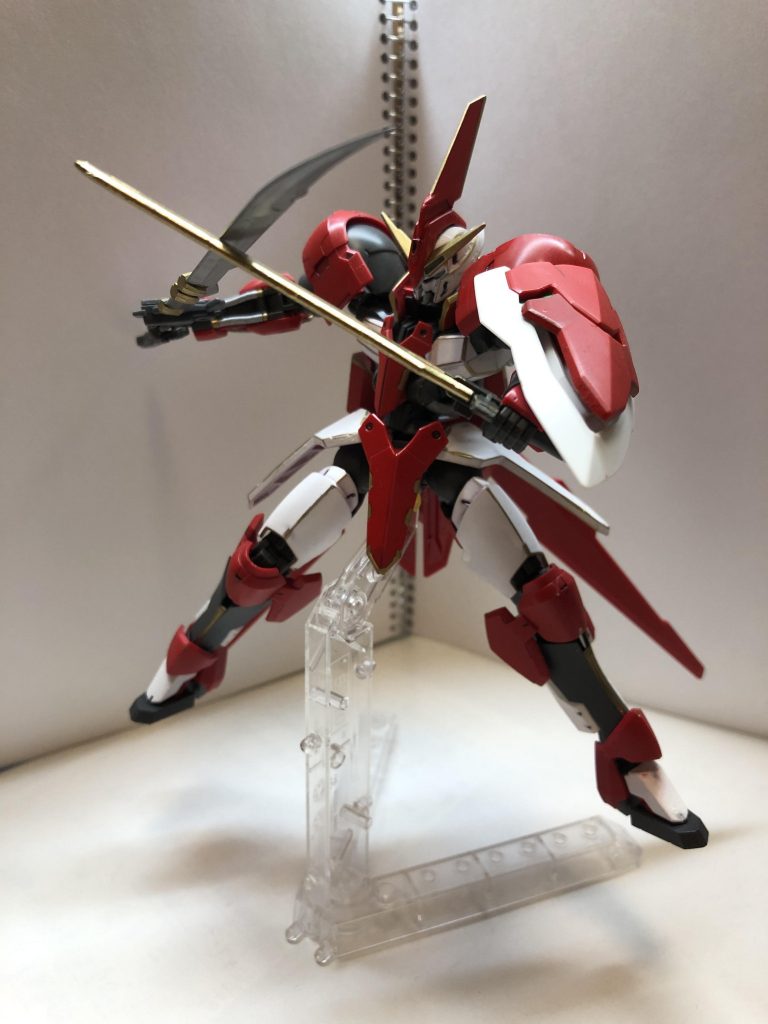 ポージング!基本的にリーチの違う二本の剣でひたすら接近戦って感じです一応バックパックのブレイドも使えるので擬似4刀流です笑笑
