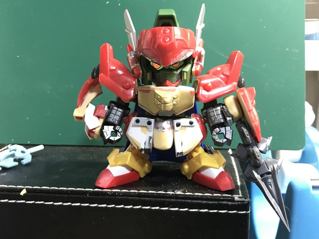 レジェンドBBコマンドガンダムと元祖SD騎士ヘビーアームズを使ってます。