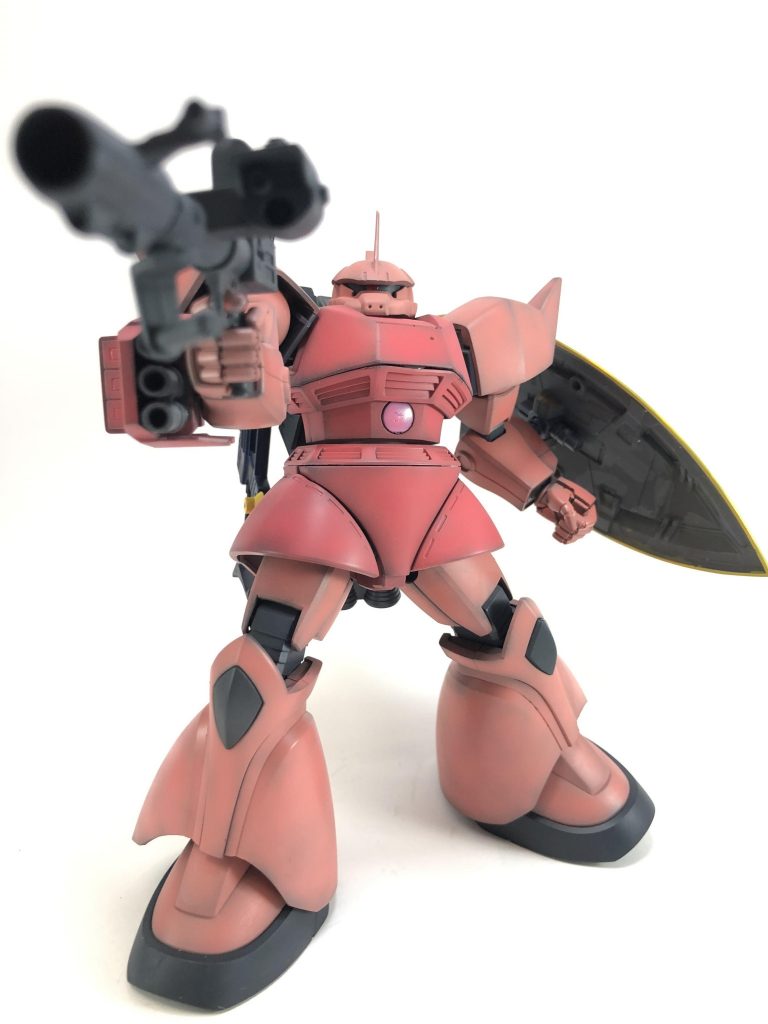 シャアにゲルググが配備されたときすでにアムロはめちゃくちゃ強くなってて普通のゲルググじゃ勝ち目がなさそうなので高機動型です。