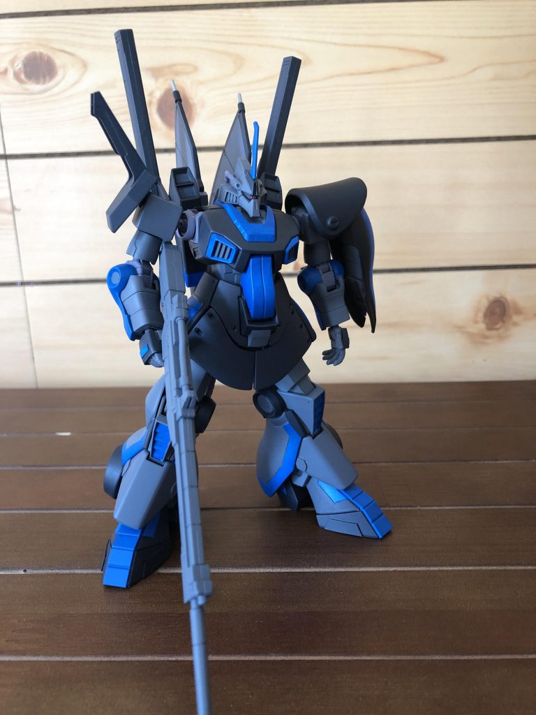 ディジェル(ディジェ-L)
弟の機体。主に射撃戦を担当。武装はロングビームライフルとクレイバズーカ×2とビームナギナタ。派手な動きをする兄のフォローをする役。接近戦は怖いので離れて戦いたいタイプ。