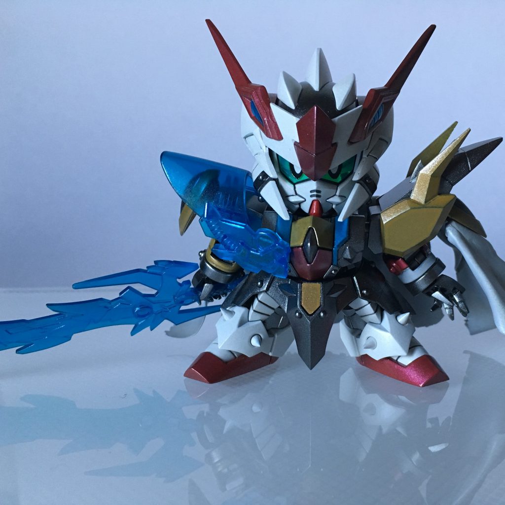 塗装は何年か振りに
エアブラシを使いました。
白系はサフレス
鎧部などは黒立ち上げです。
仕上げに銀を混ぜた
クリアをトップコート
…粗ありまくりなのはご容赦下さいw

最後までご覧いただき
ありがとうございました(･∀･)ﾉｼ