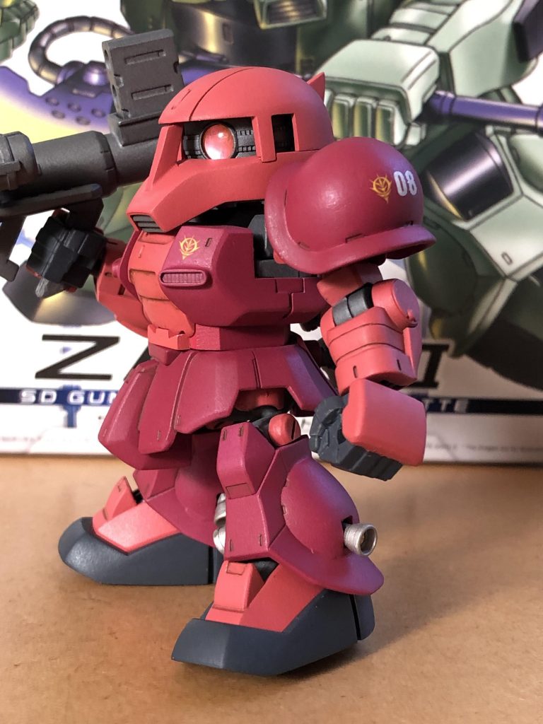 頭、肩、胸、腰周りの改修を中心にバズーカ等オリジン風に製作しました。